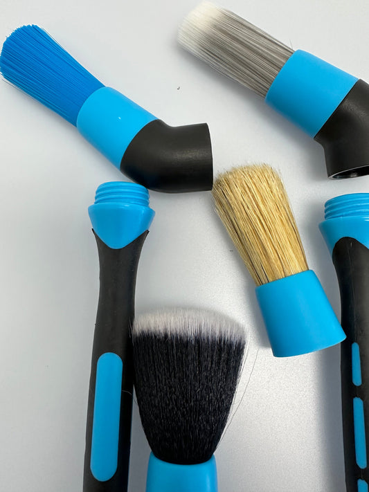 Detailing brush set with interchangeable heads